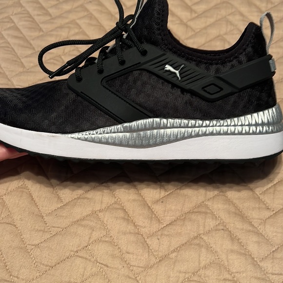 Puma shoes - Picture 5 of 8